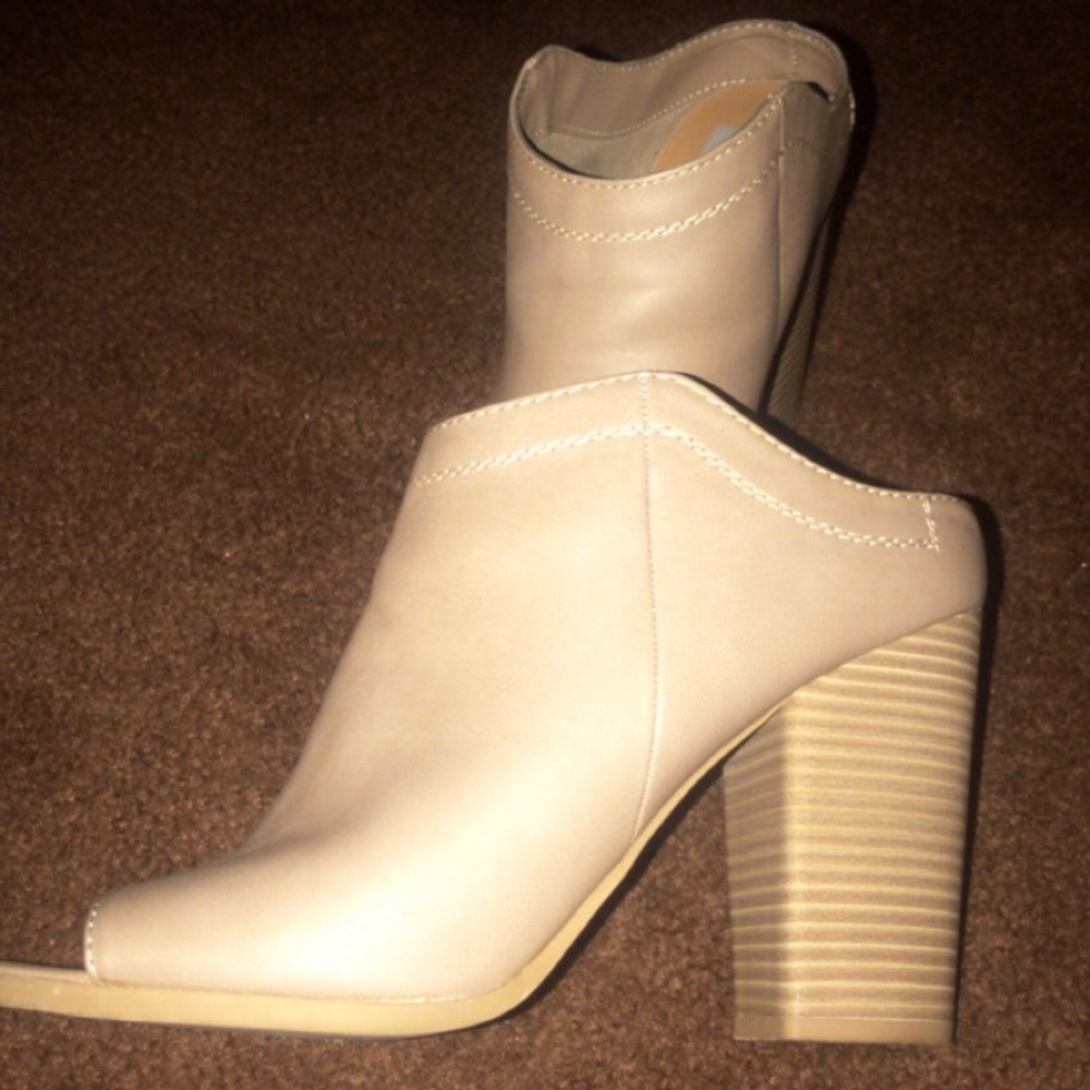 Worn three times DV peep toe mule heels